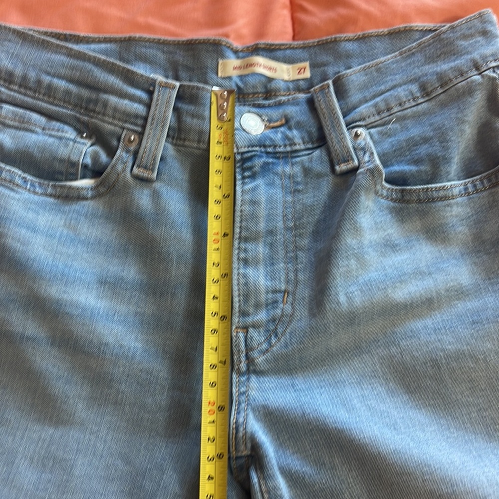 Genuine Levi's Women's Mid-Rise Mid-Length Jean Shorts Red Tab - Picture 2 of 8